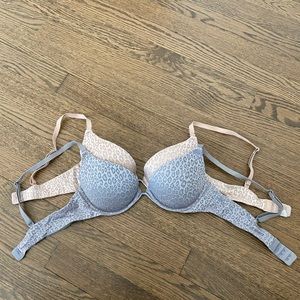 Lot of 2 Victoria’s Secret Push-up Bra